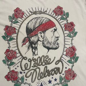 Daydreamer Willie Nelson Graphic Tee. Size M